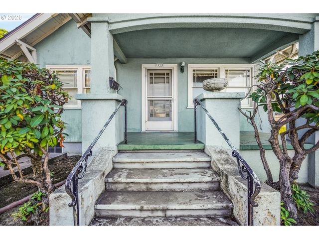 1152 Ne COLUMBIA Blvd, Portland, OR 97211