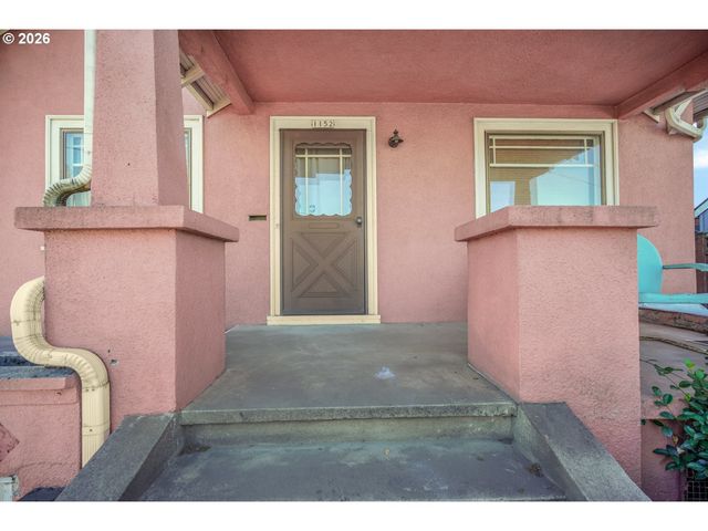 1152 Ne COLUMBIA Blvd, Portland, OR 97211