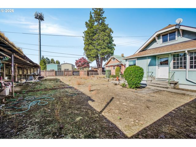 1152 Ne COLUMBIA Blvd, Portland, OR 97211