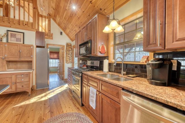 1852 Highway 325, Blairsville, GA 30512