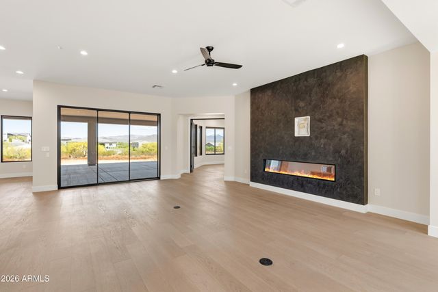 544 E Amber Sun Drive, Phoenix, AZ 85085