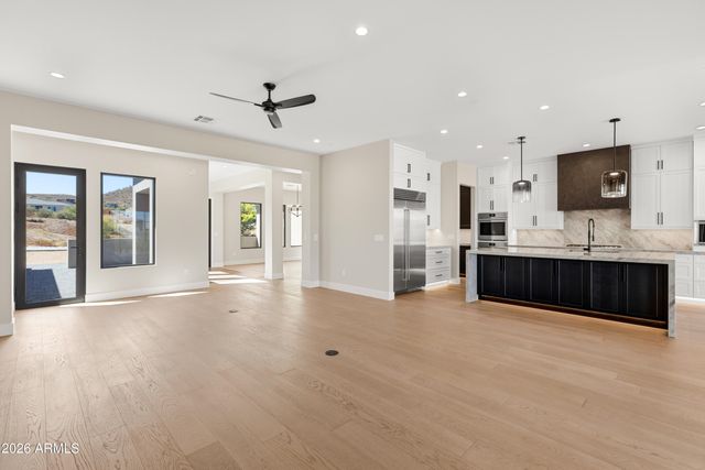 544 E Amber Sun Drive, Phoenix, AZ 85085