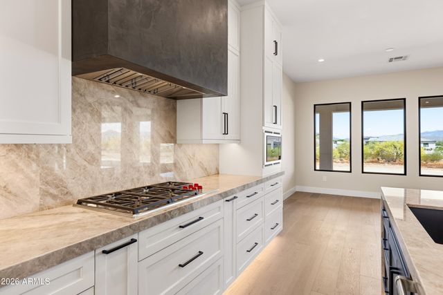 544 E Amber Sun Drive, Phoenix, AZ 85085