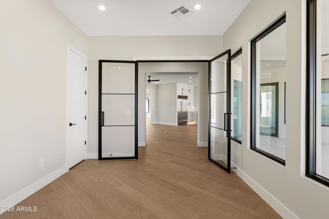 544 E Amber Sun Drive, Phoenix, AZ 85085