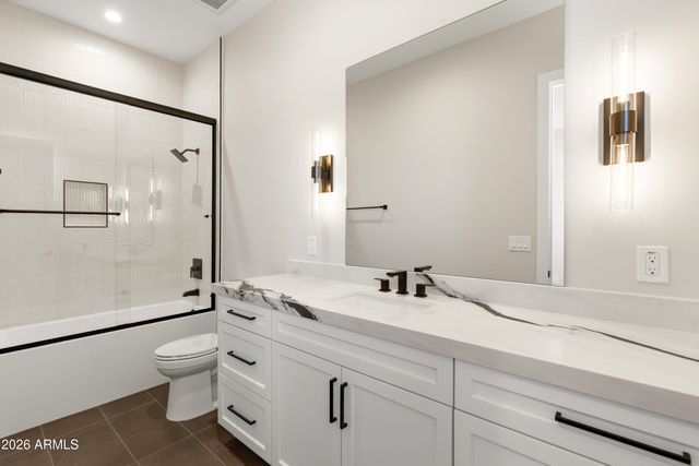544 E Amber Sun Drive, Phoenix, AZ 85085