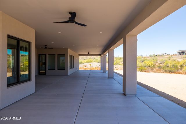 544 E Amber Sun Drive, Phoenix, AZ 85085