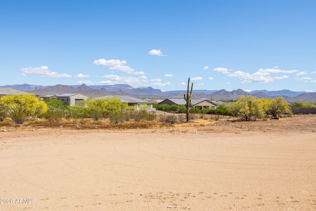 544 E Amber Sun Drive, Phoenix, AZ 85085
