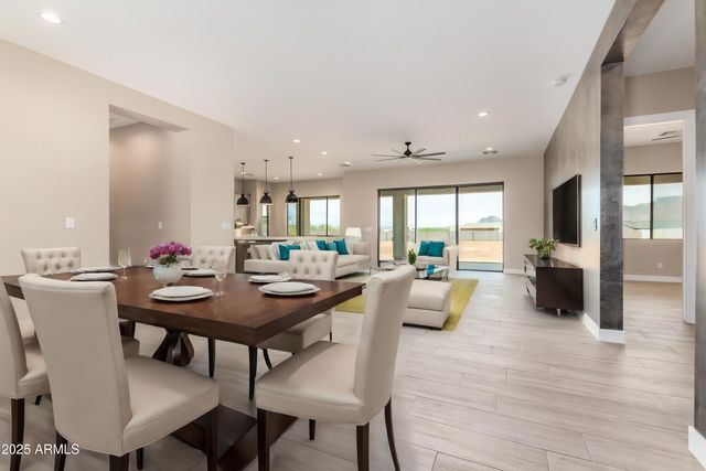 544 E Amber Sun Drive, Phoenix, AZ 85086