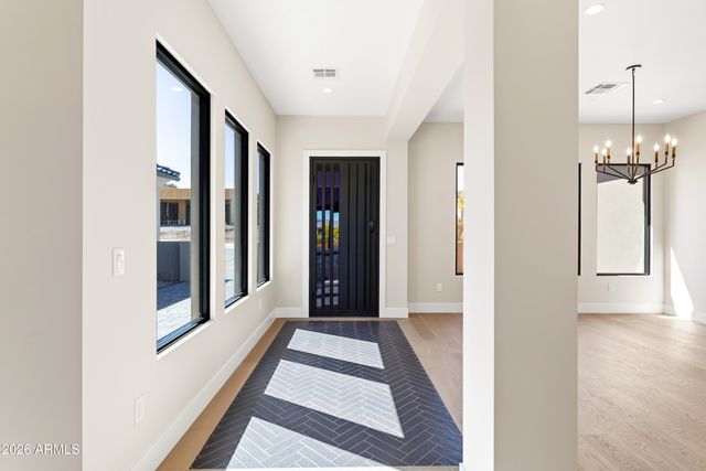 544 E Amber Sun Drive, Phoenix, AZ 85085