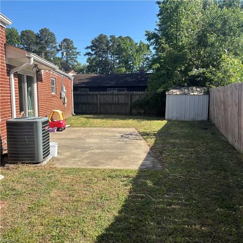 9 Lilac CT, Newport News, VA 23601