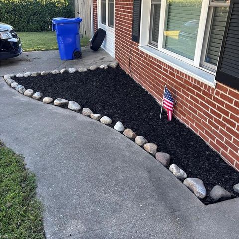 9 Lilac CT, Newport News, VA 23601