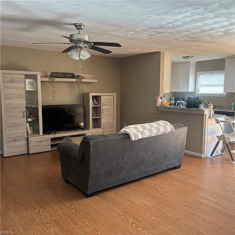 9 Lilac CT, Newport News, VA 23601