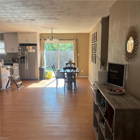 9 Lilac CT, Newport News, VA 23601