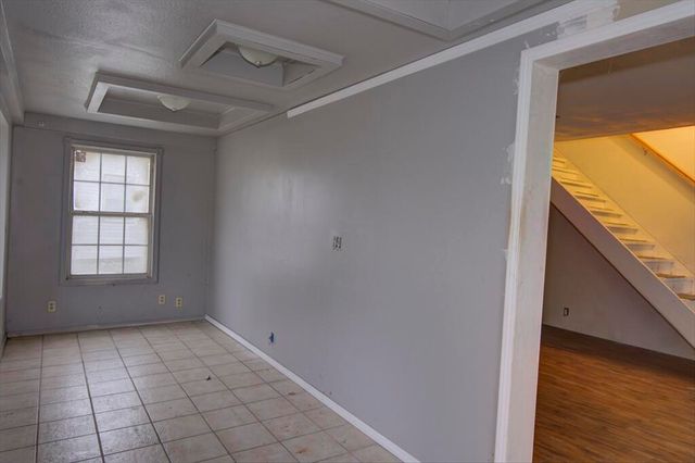 206 N Webster Avenue, Ash Grove, MO 65604