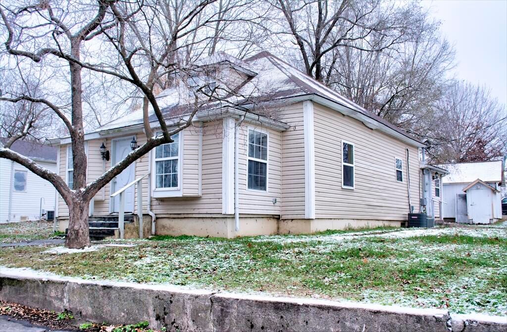 206 N Webster Avenue, Ash Grove, MO 65604