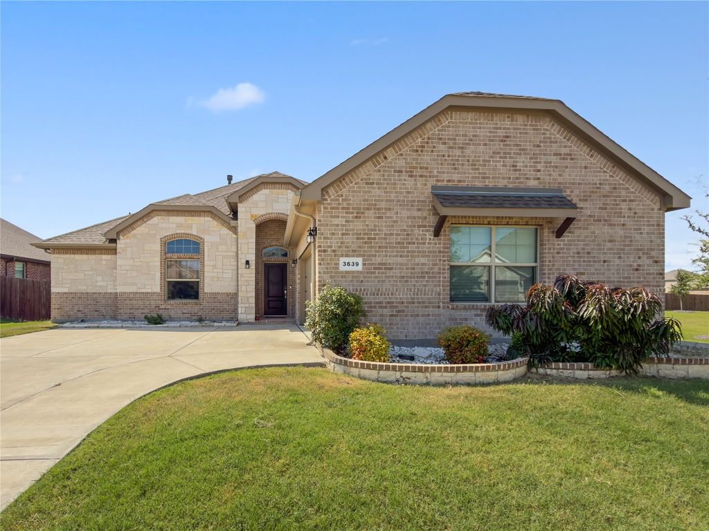 3639 Wintergreen Street, Grand Prairie, TX 76065