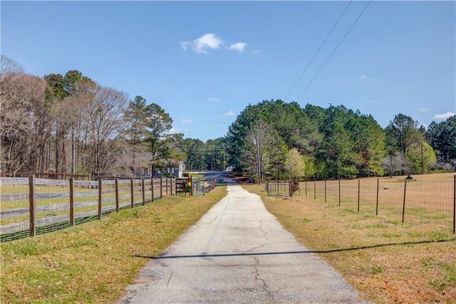 706 Crowell Road N, Covington, GA 30014