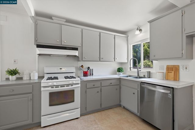 12 Morello Heights Dr, Martinez, CA 94553