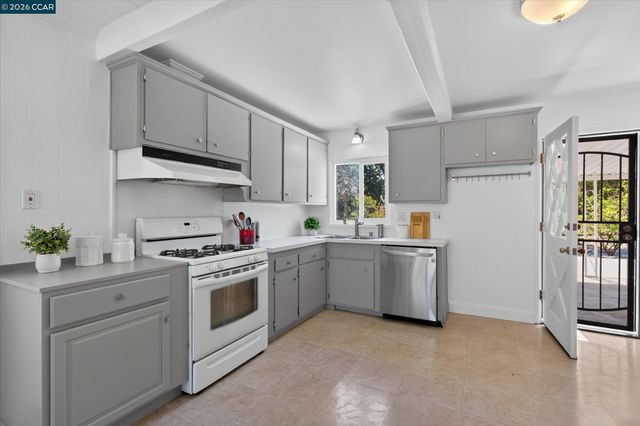 12 Morello Heights Dr, Martinez, CA 94553