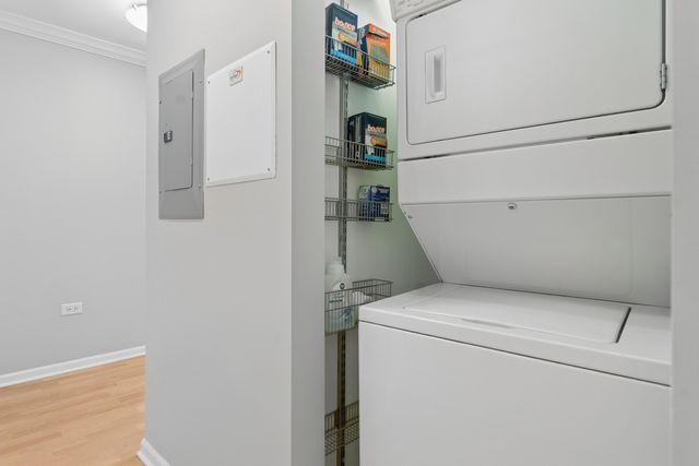 1228 Emerson Street 202, Evanston, IL 60201