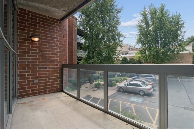 1228 Emerson Street 202, Evanston, IL 60201