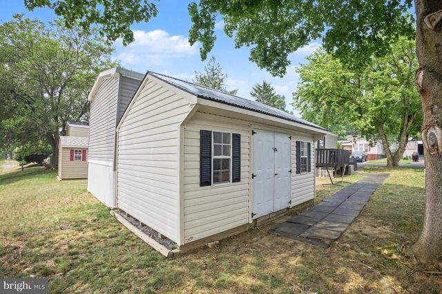 17 LEBANON VALLEY CT, Lebanon, PA 17046
