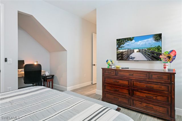 3725 Helmsman DR, Naples, FL 34120