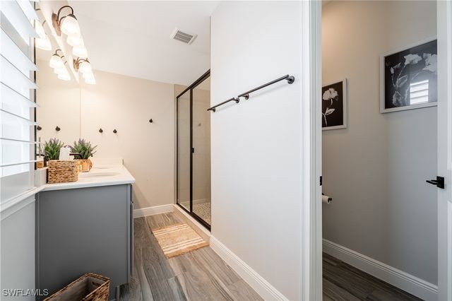 3725 Helmsman DR, Naples, FL 34120