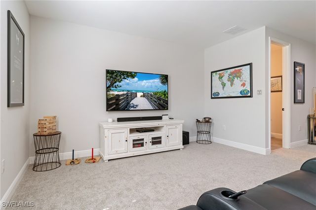 3725 Helmsman DR, Naples, FL 34120