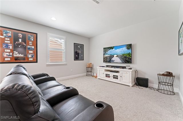 3725 Helmsman DR, Naples, FL 34120