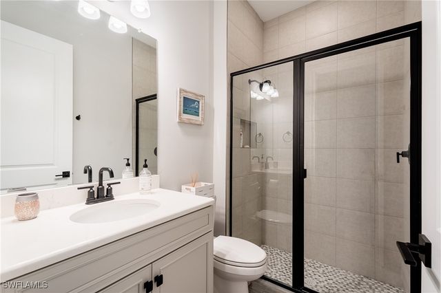 3725 Helmsman DR, Naples, FL 34120