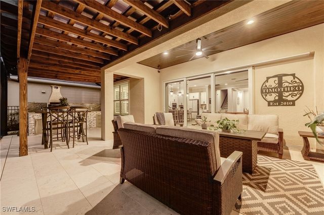 3725 Helmsman DR, Naples, FL 34120