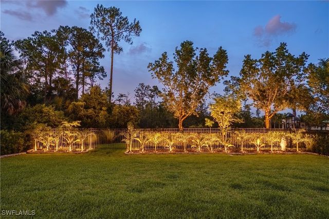 3725 Helmsman DR, Naples, FL 34120