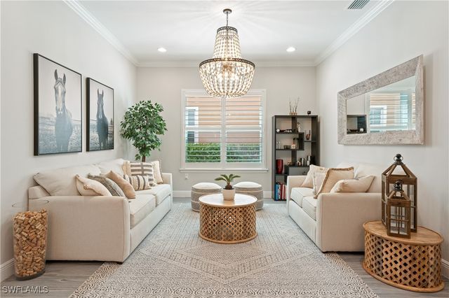 3725 Helmsman DR, Naples, FL 34120