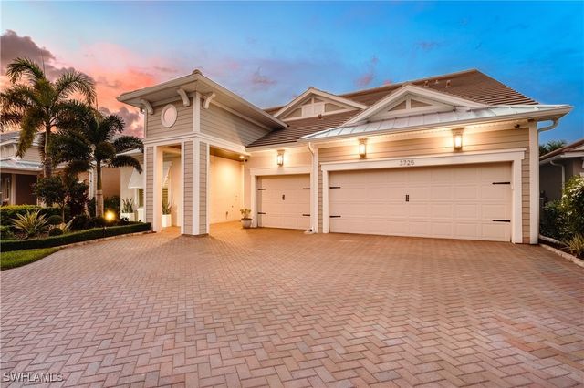 3725 Helmsman DR, Naples, FL 34120