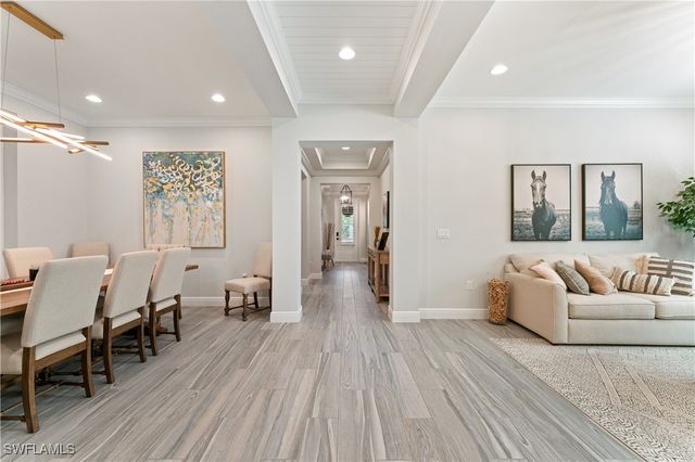 3725 Helmsman DR, Naples, FL 34120