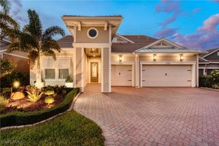 3725 Helmsman DR, Naples, FL 34120