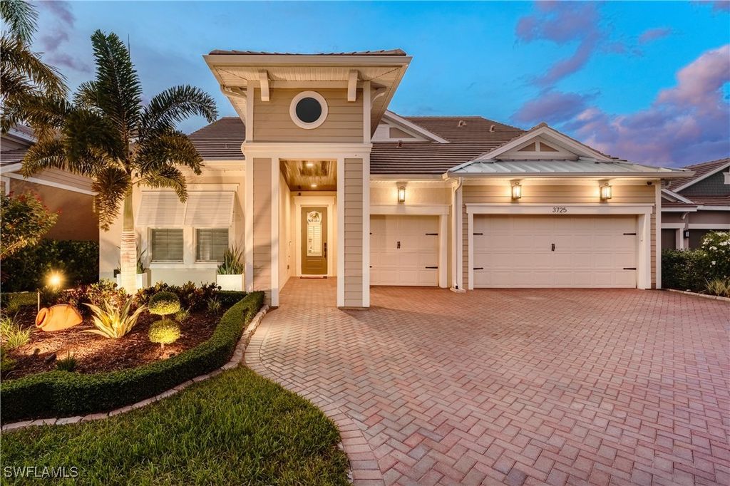 3725 Helmsman DR, Naples, FL 34120