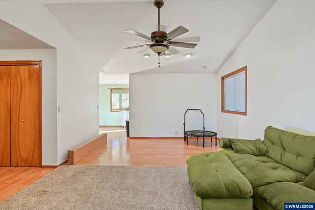 4342 Rodeo Dr NE, Salem, OR 97305