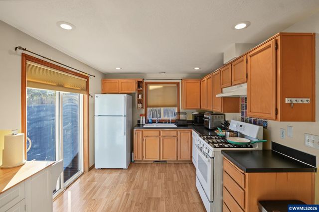 4342 Rodeo Dr NE, Salem, OR 97305
