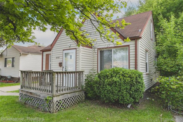 23123 Lambrecht Avenue, Eastpointe, MI 48021