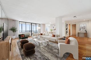 200 Winston Drive 1902, Cliffside Park, NJ 07010