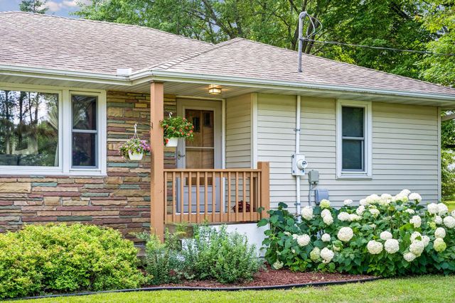 23235 Oakdale Drive, Rogers, MN 55374