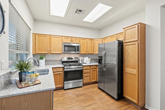 613 Geary Ln, Lincoln, CA 95648