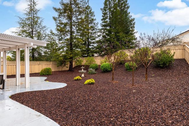 613 Geary Ln, Lincoln, CA 95648