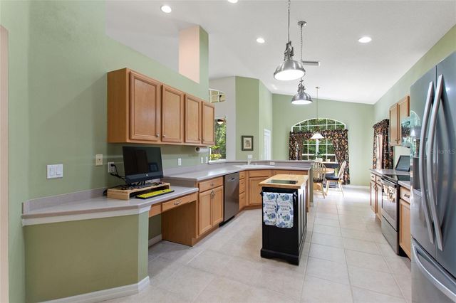 612 VISTA OAKS WAY, Davenport, FL 33837