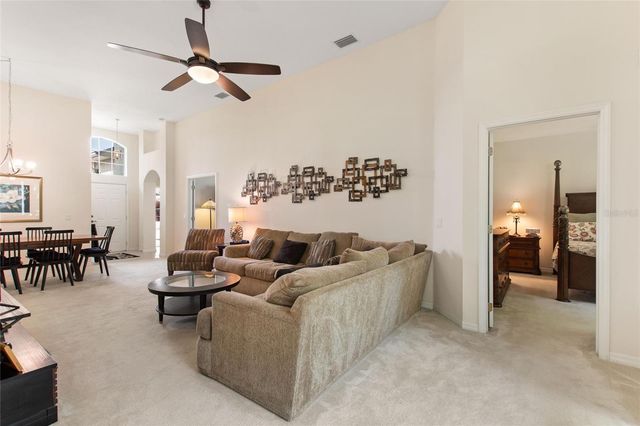 612 VISTA OAKS WAY, Davenport, FL 33837