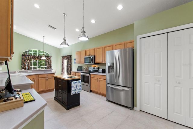 612 VISTA OAKS WAY, Davenport, FL 33837