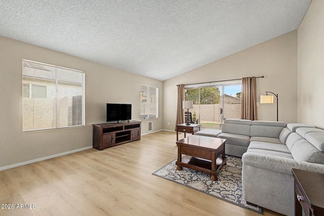 3109 E SIESTA Lane, Phoenix, AZ 85050