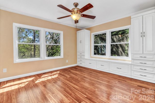 405 Deerfield Court, Hendersonville, NC 28792